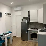 Downtown San Lorenzo 펜션 만프레도니아