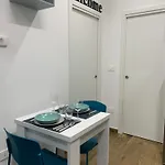 펜션 Downtown San Lorenzo 만프레도니아