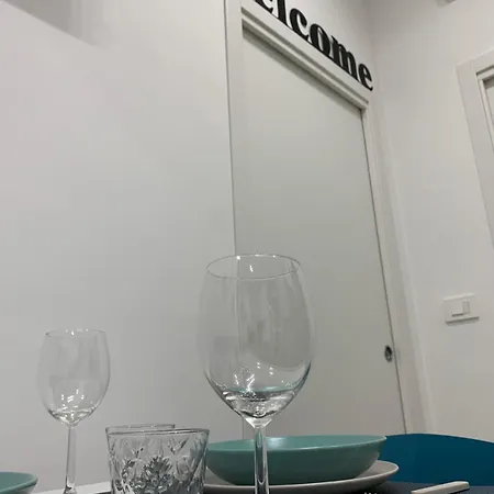 Downtown San Lorenzo 曼弗雷多尼亚